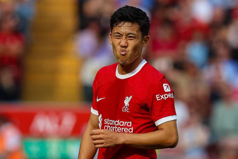 Liverpool Oo Diiday Dalab Laga Soo Gudbiyay Saxiixa Wataru Endo