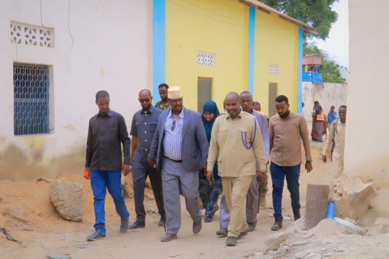 Maamulka Degmada Kismaayo oo farriin u diray Gudoomiyeyaasha Xaafadaha