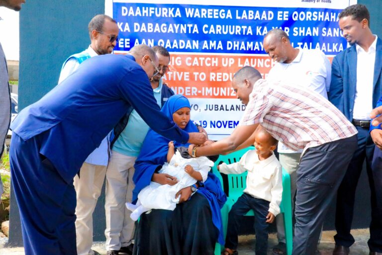 Magaalada Kismaayo oo laga daah-furay Wajiga labaad kadabatagista Tallaalka Carruurta shanta sano ka yar