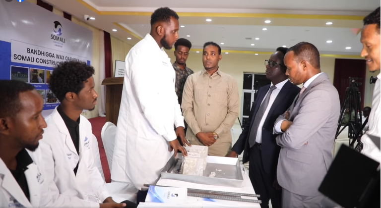 Bandhigga wax qabadka Sheybaarka dhismaha Soomaaliya oo lagu qabtay Muqdisho