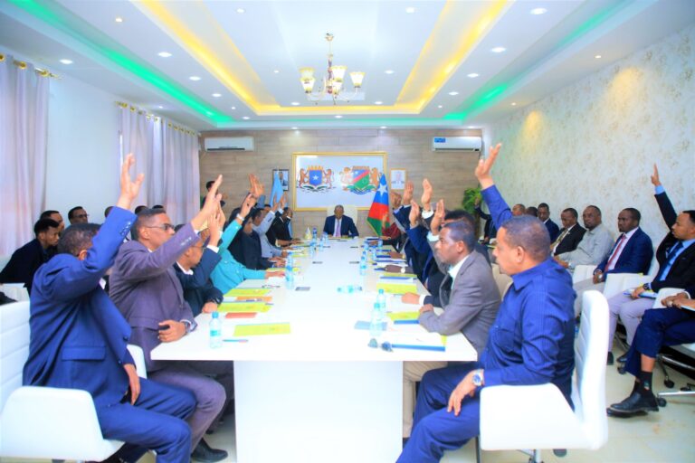 Golaha Wasiirada Koonfur Galbeed oo Ansaxiyay xeer muhiim ah