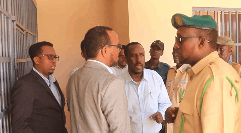 Mas’uuliyiin Katirsan Jubbaland Oo Kormeeray Xabsiga Dhexe Kismaayo