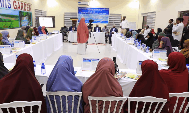 Wasaaradda Caafimaadka Jubbaland oo tababar u furtay Haweenka Barnaamijka Marwo Caafimaad