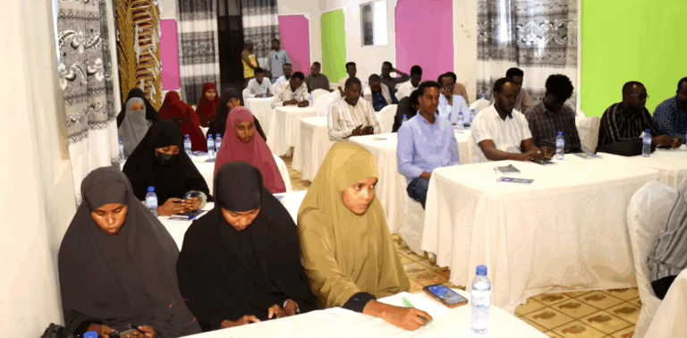 Wasaaradda Arrimaha Gudaha Jubbaland oo Magaalada Kismaayo ku qabatay kulanka wadatashiga ah