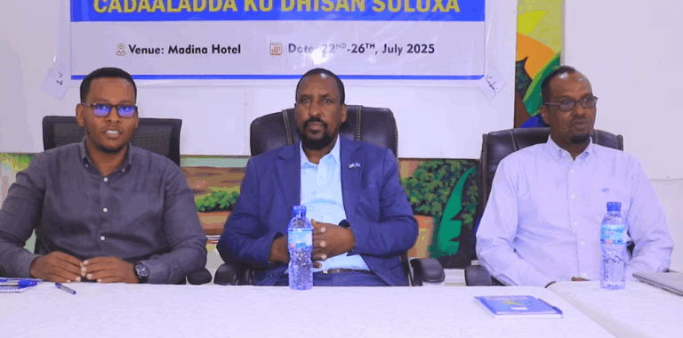 Tababar looga hadlaayay Cadaaladda  oo Kismaayo ka furmay