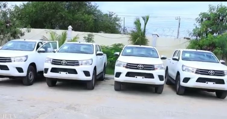Wasaaradda Qorsheynta Jubbaland oo Gaadiid cusub lagu wareejiyay