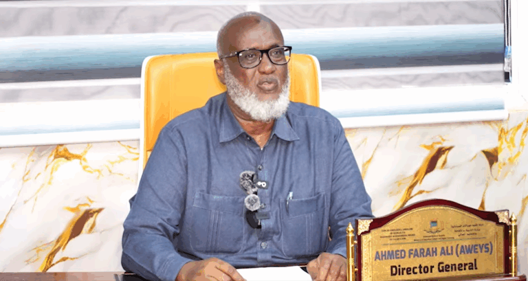 Wasaaradda Waxbarashada Jubbaland oo hambalyo udirtay Ardayda ku baasay imtixanka Fasalka 8-aad