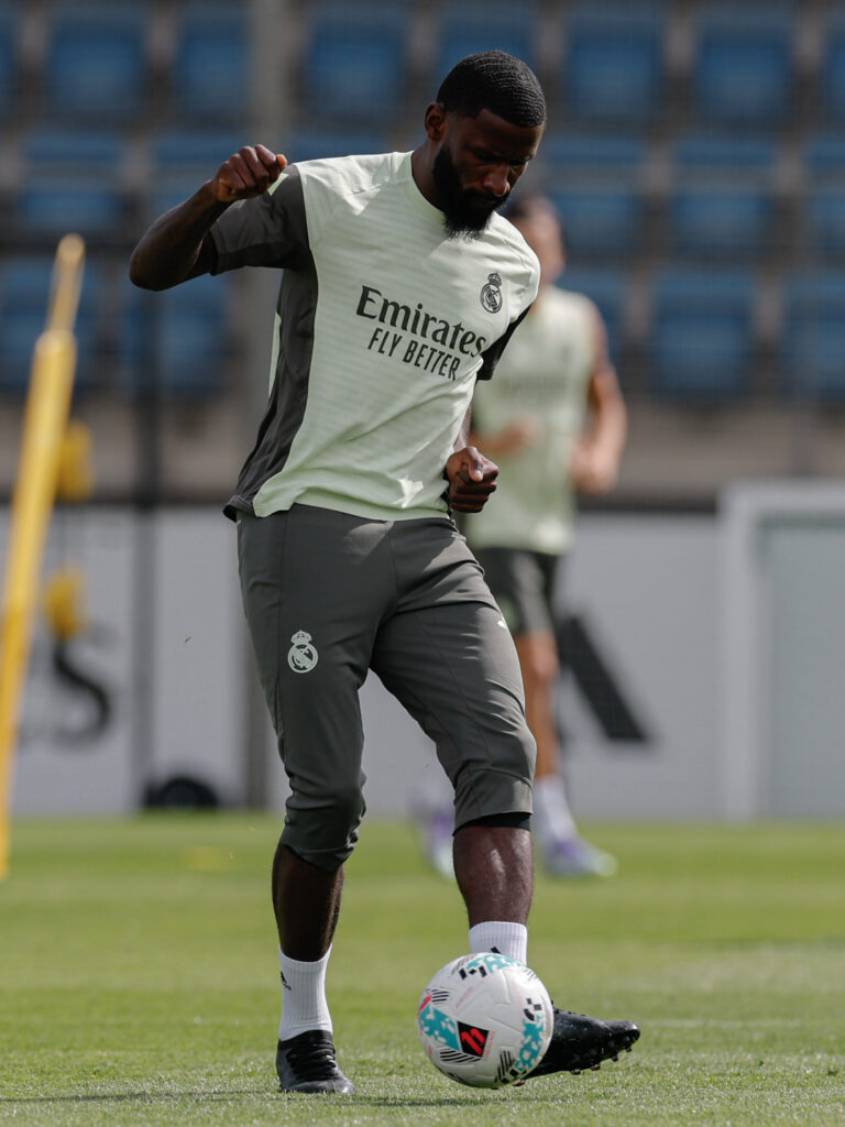 Kooxda Real Madrid oo Dhaawac ku weysay Daafac Muhiim ah.