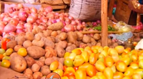 Haween ku nool Baladweyne oo noloshooda ka maareeya iibinta Qudaarta