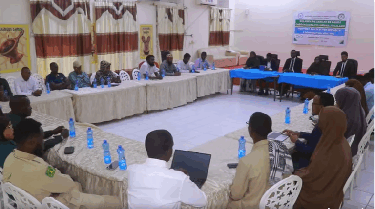 Kulanka billaha ee bahda Caddaaladda iyo Amniga oo lagu qabtay magaalada Kismaayo