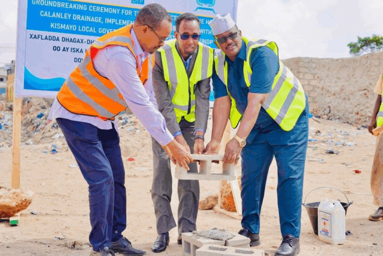 Dhismaha Biyo mareen laga dhagax dhigay bartamaha Kismaayo