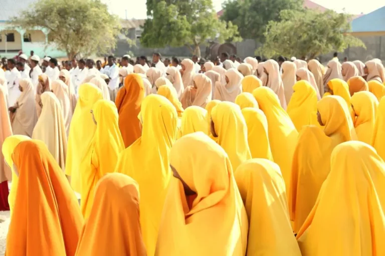 Iskuulada Kismaayo oo laga bilaabay Wacyigalin ku aadan kor u qaadista Akhriska iyo Qoraalka