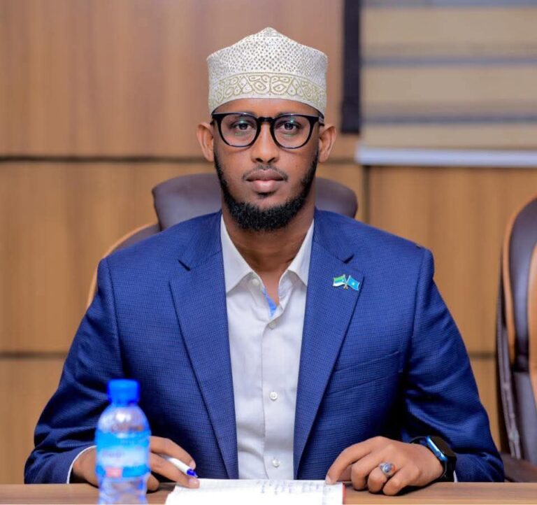 Wasiirka Warfaafinta Dhaqanka iyo Dalxiiska Jubbaland oo ka warbixiyay Siyaasada Dalxiiska