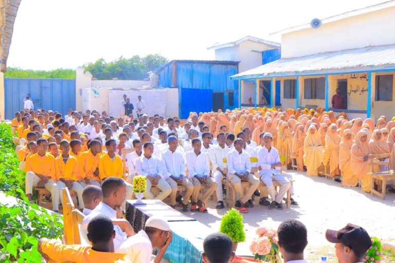 Mamulka Degmada Kismaayo oo balan qaaday inay ka shaqeyni doonaan hormarinta Waxbarashada